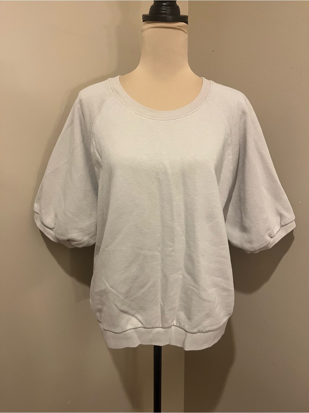 GAP Cream Crewneck short sleeve Sweatshirt, size XL